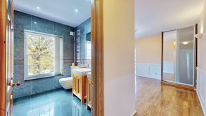 Photo 35- click for photo gallery